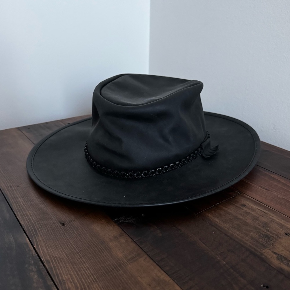 Crusher American Outback Black Leather Hat – Unisex – Size M/L